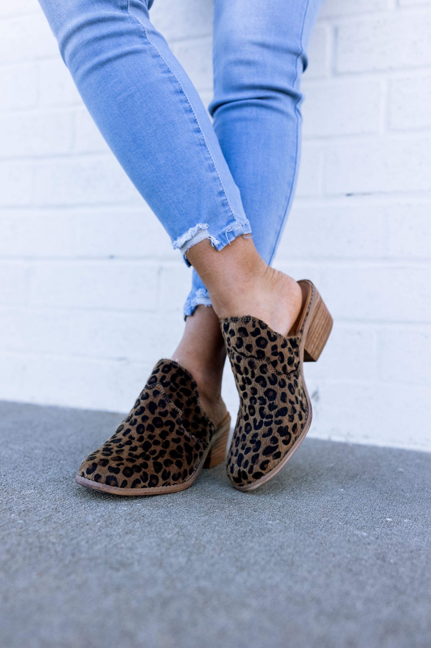 Leona Leopard Mule