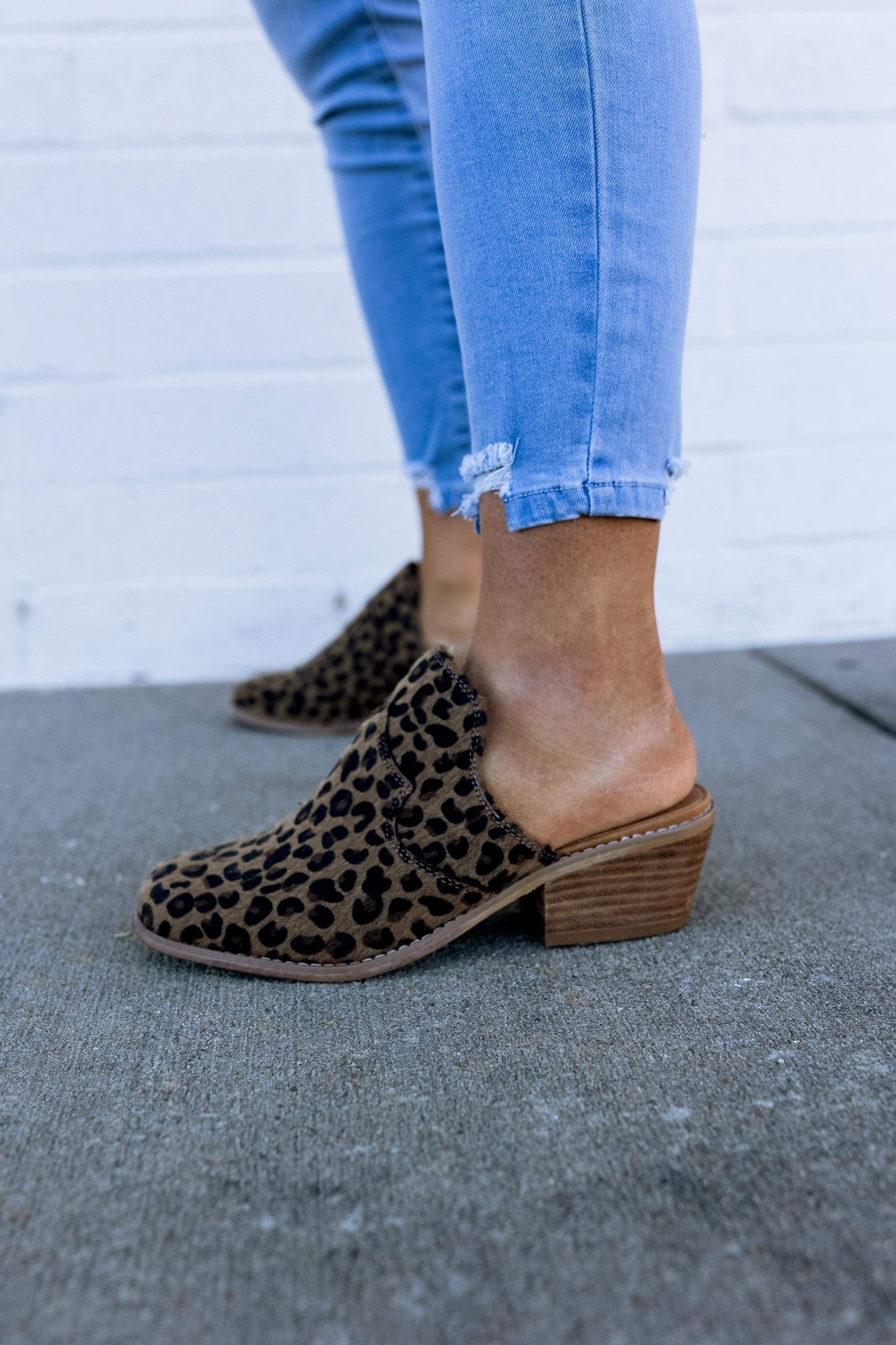 Leona Leopard Mule