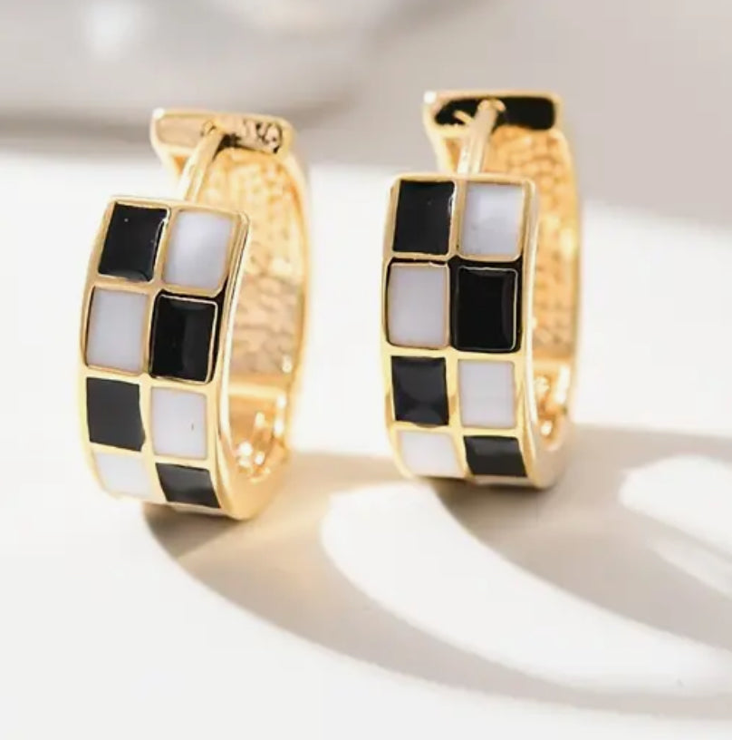 Checkered Hoops