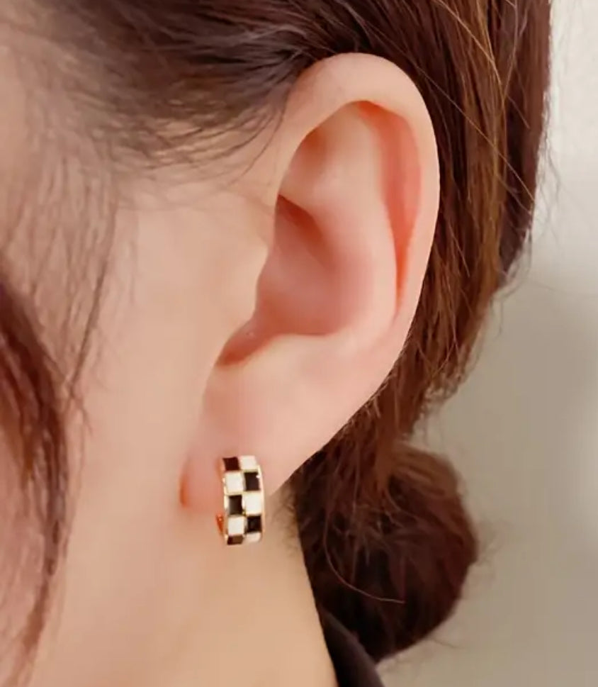 Checkered Hoops