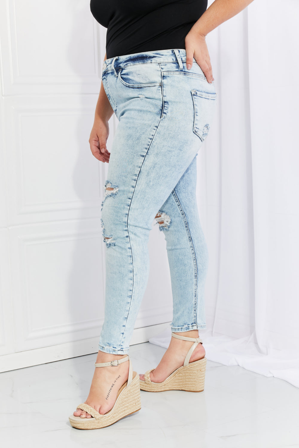 VERVET On The Road Full Size Distressed Jeans